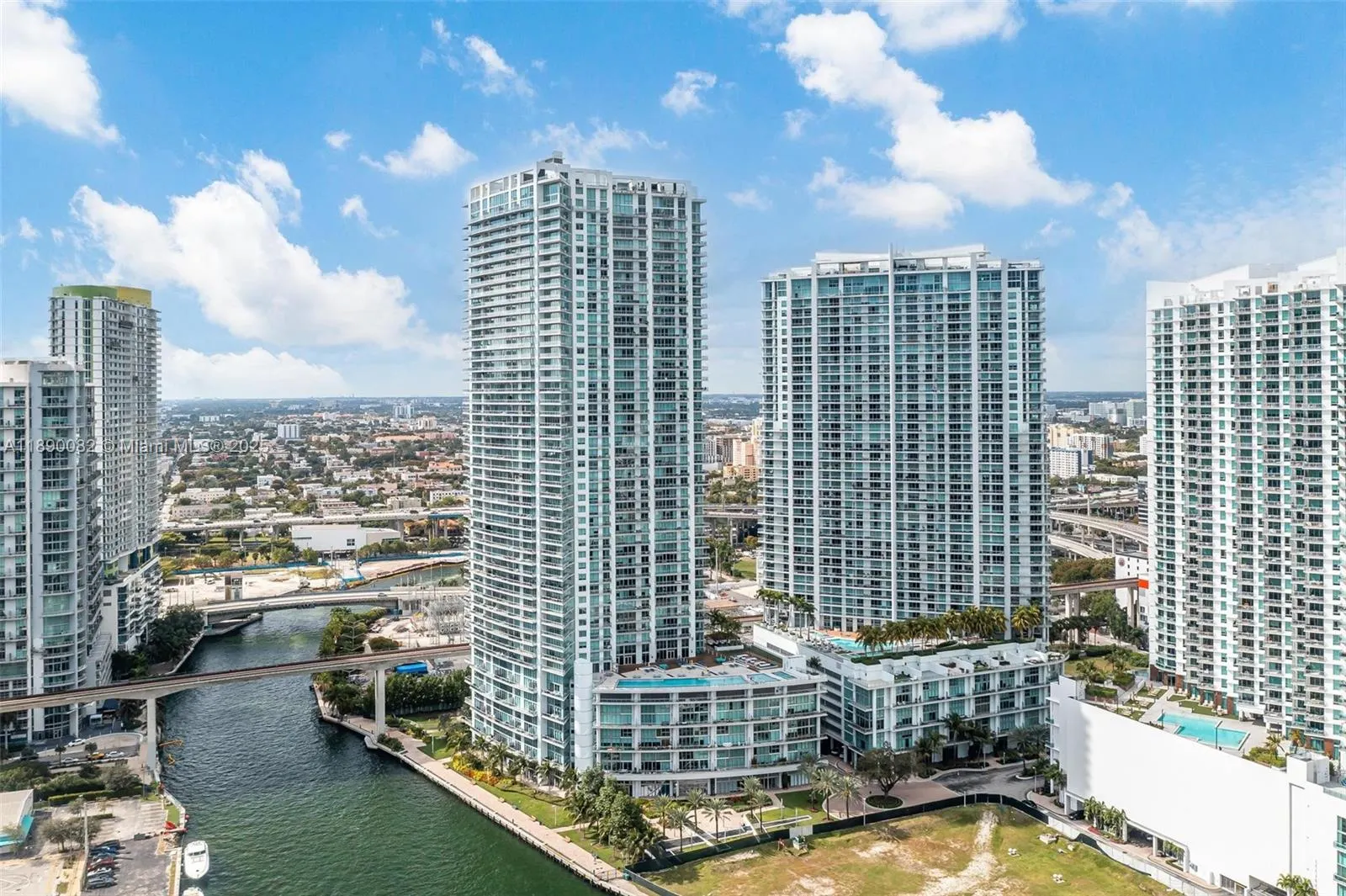 92 SW 3rd St, #2712