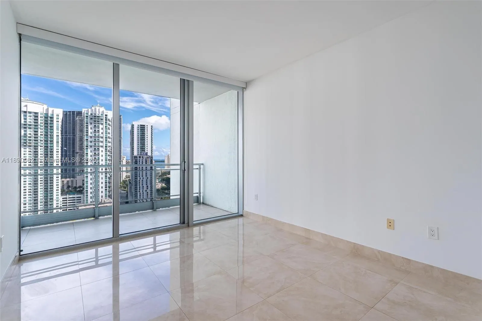 92 SW 3rd St, #2712
