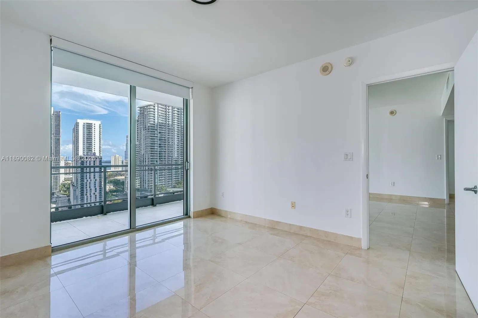 92 SW 3rd St, #2712