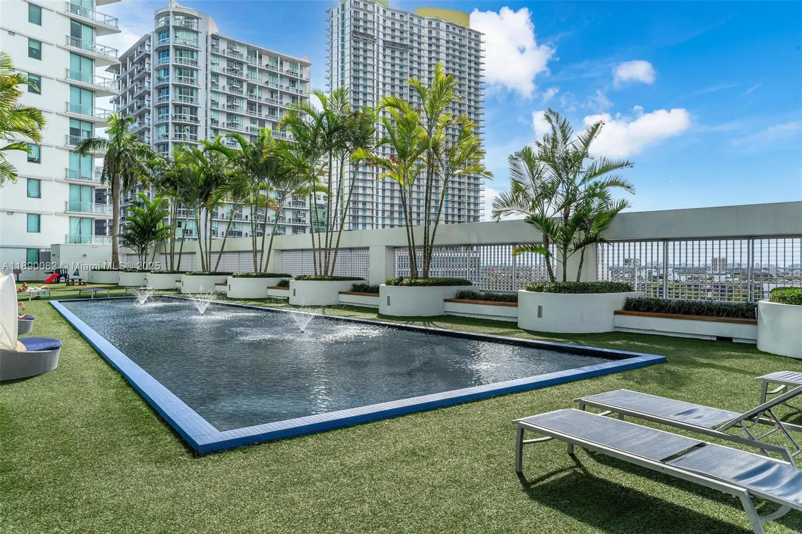 92 SW 3rd St, #2712
