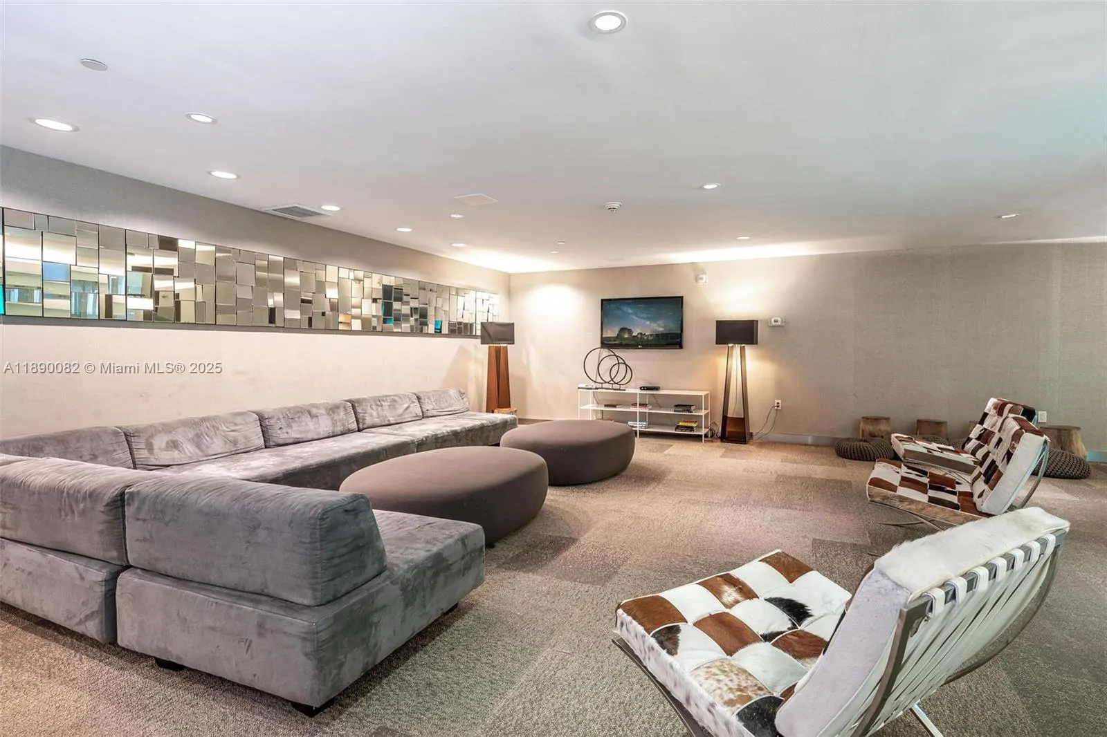 92 SW 3rd St, #2712