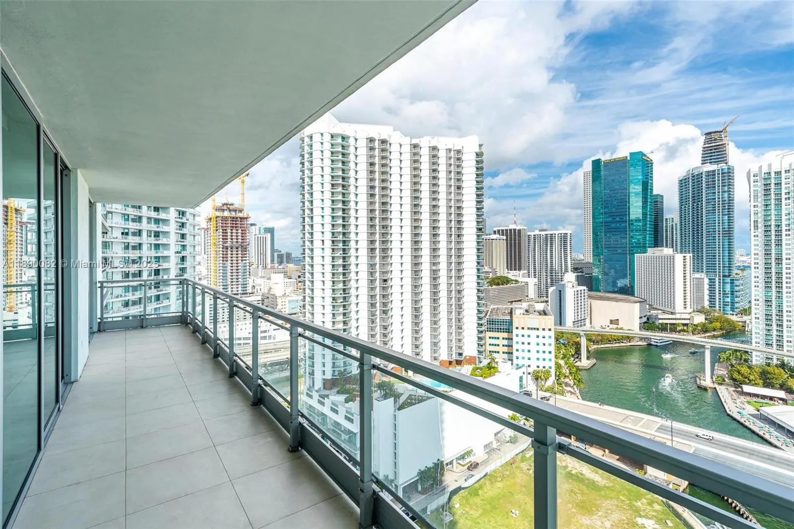 92 SW 3rd St, #2712