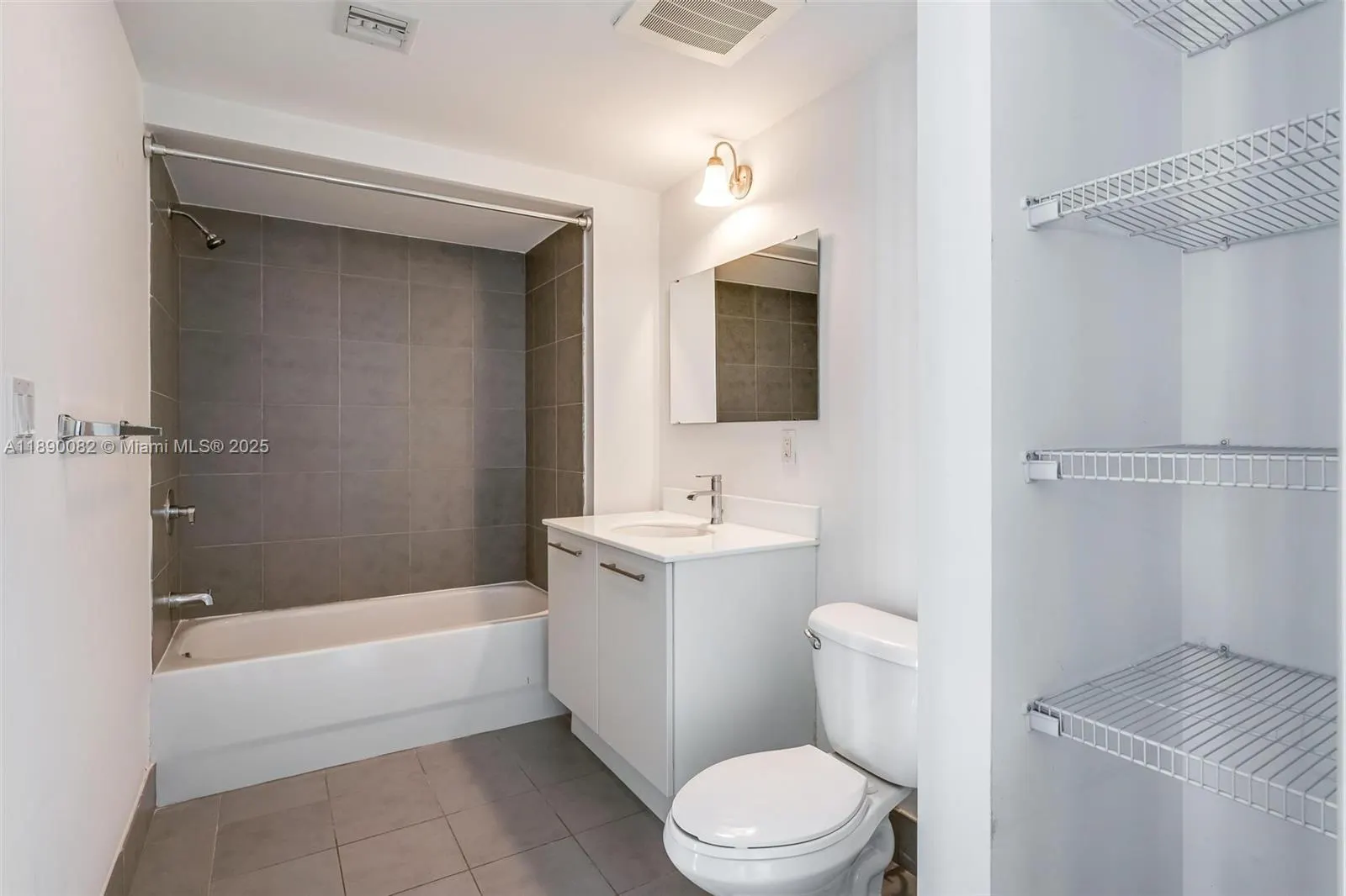 92 SW 3rd St, #2712