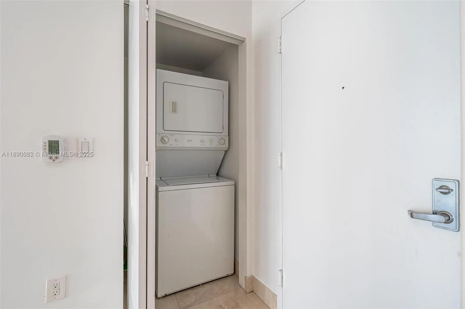 92 SW 3rd St, #2712