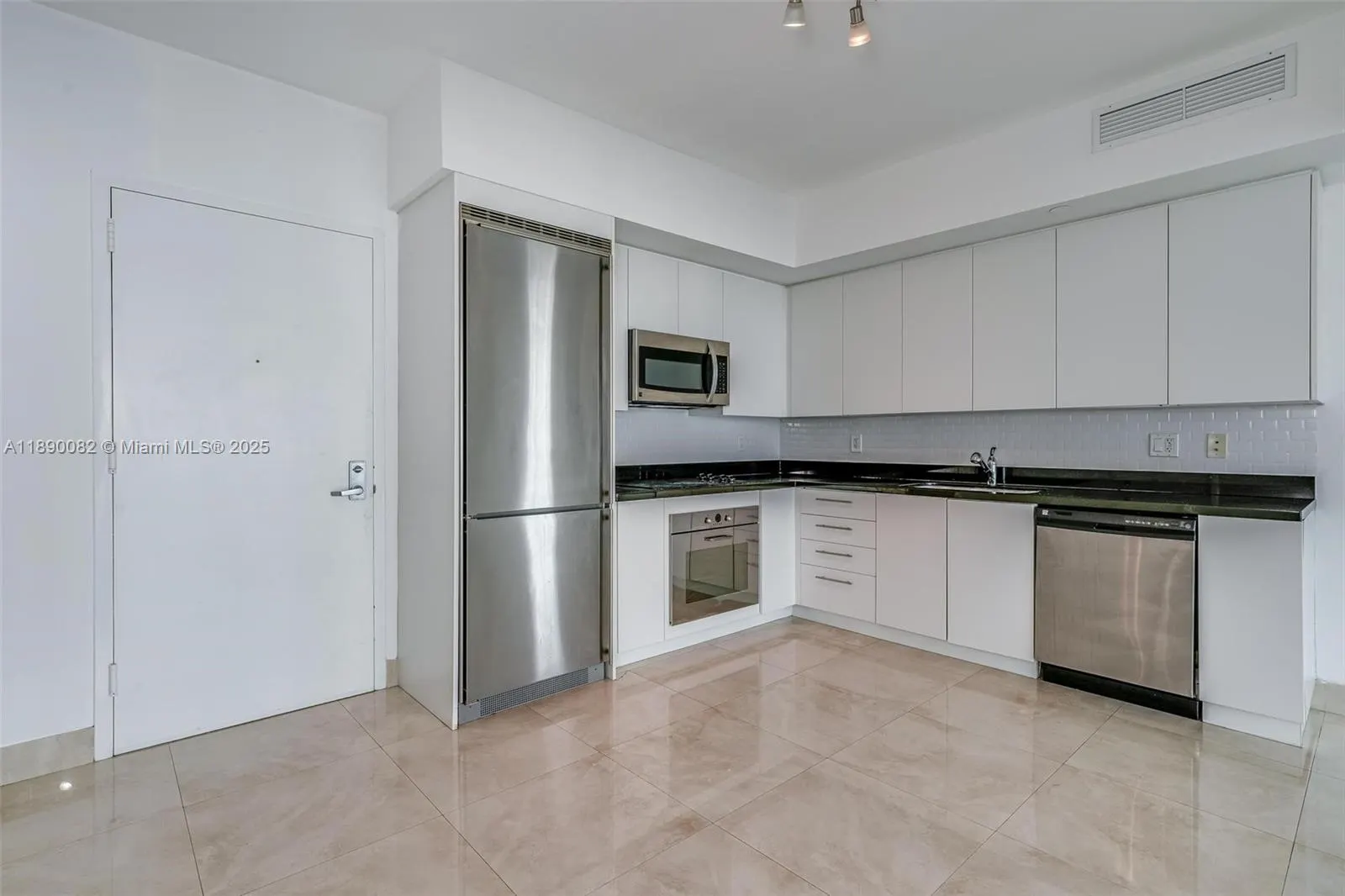 92 SW 3rd St, #2712