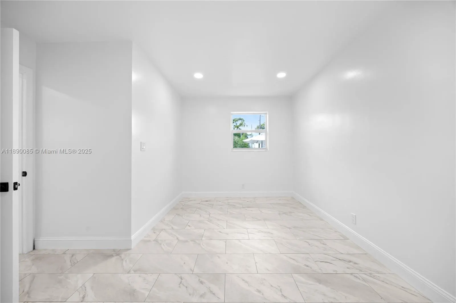411 SE 3rd Ave, #1-5