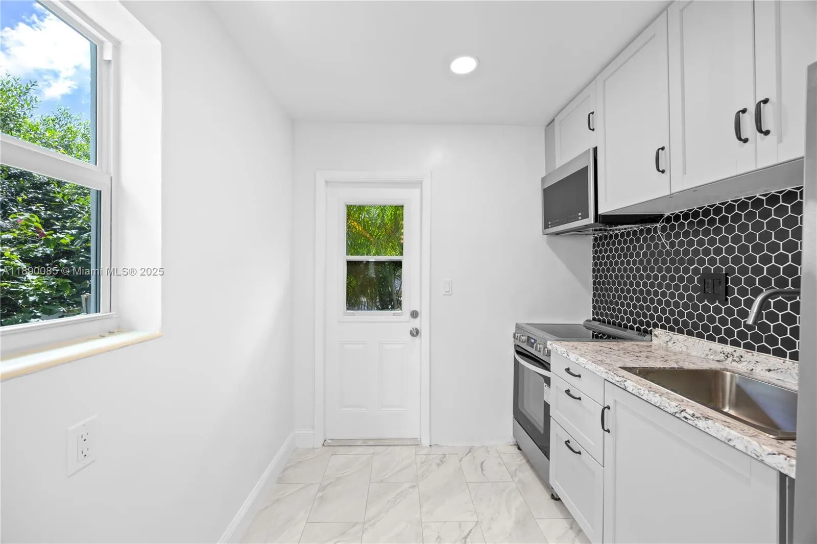 411 SE 3rd Ave, #1-5