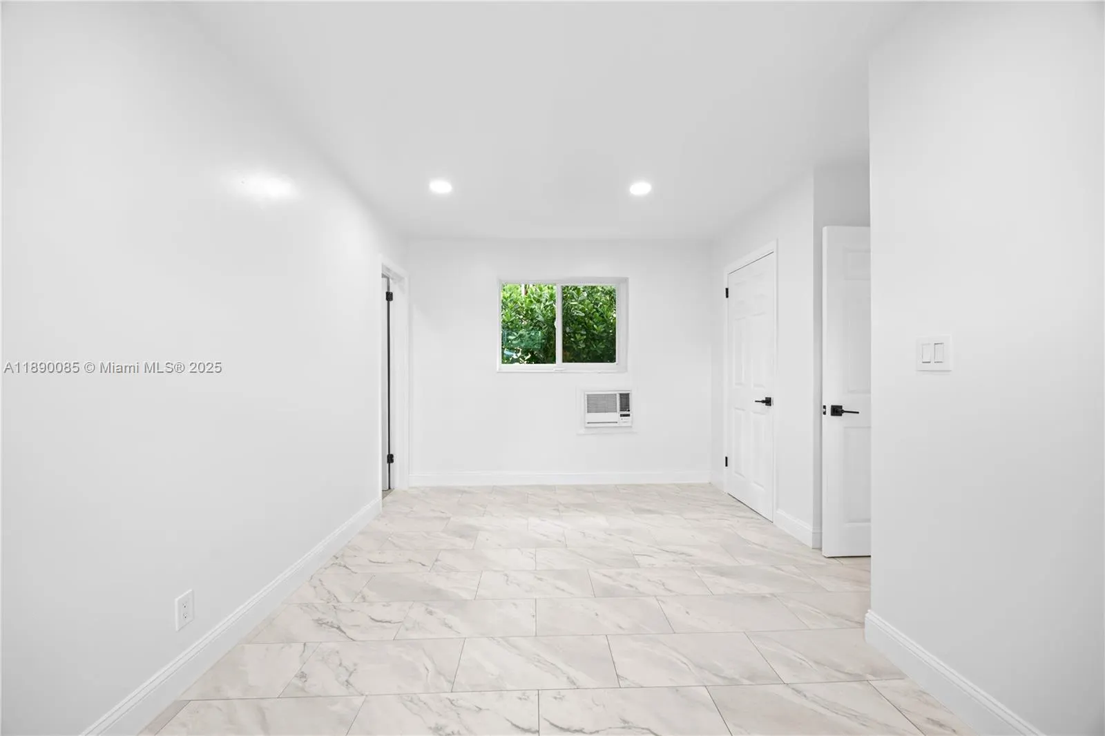 411 SE 3rd Ave, #1-5