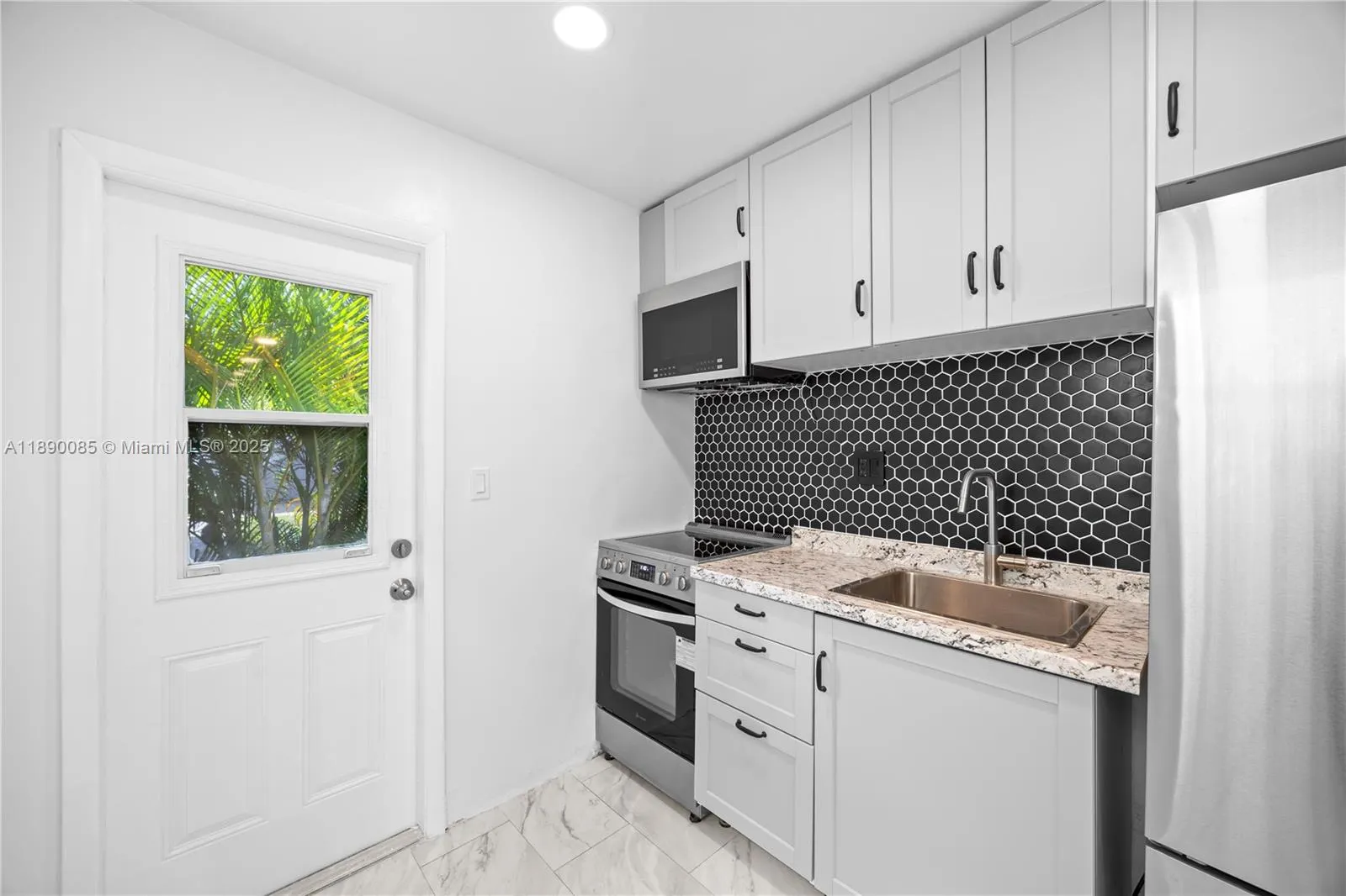 411 SE 3rd Ave, #1-5