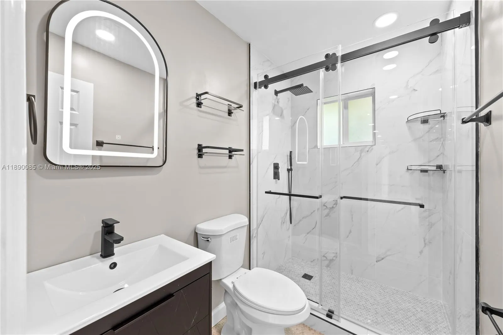 411 SE 3rd Ave, #1-5