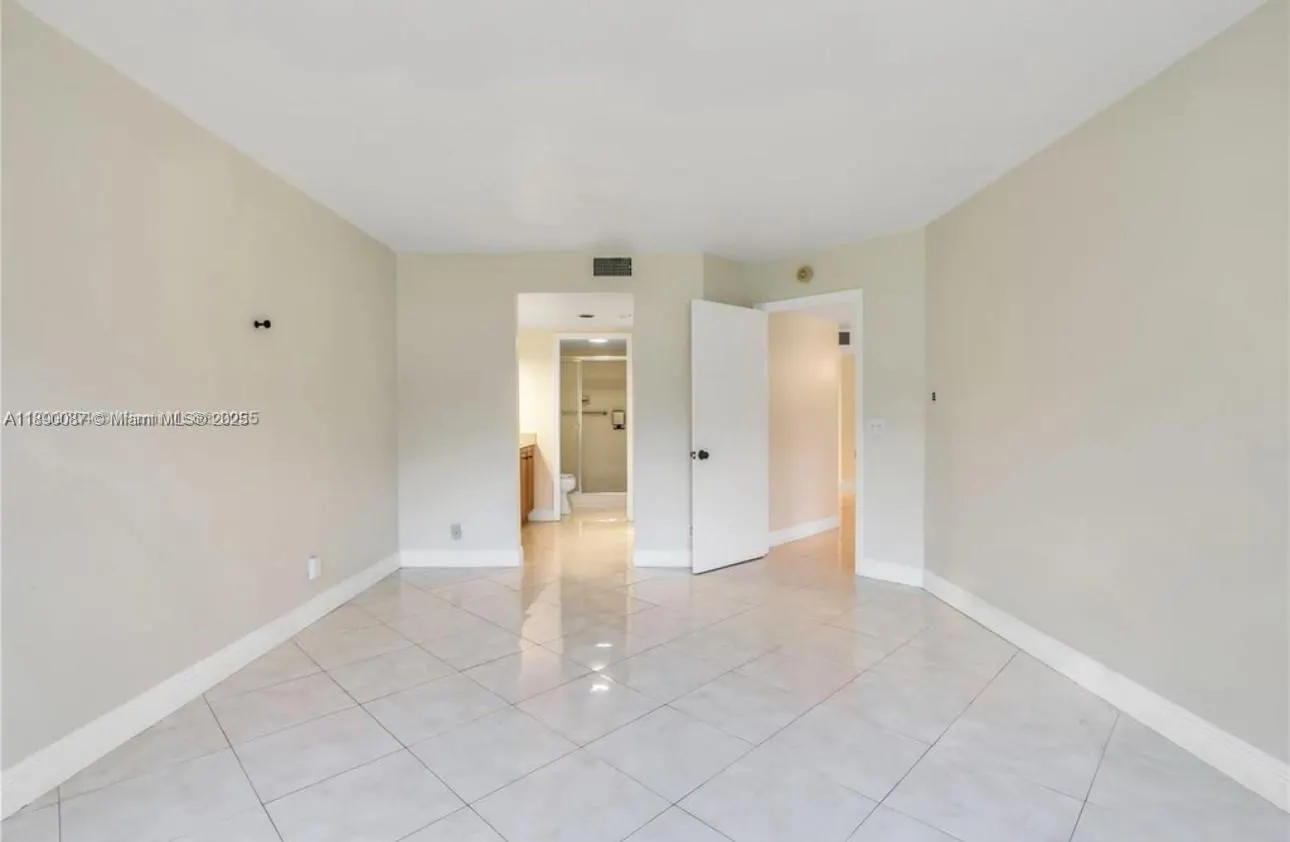 900 SW 125th Way, #304R