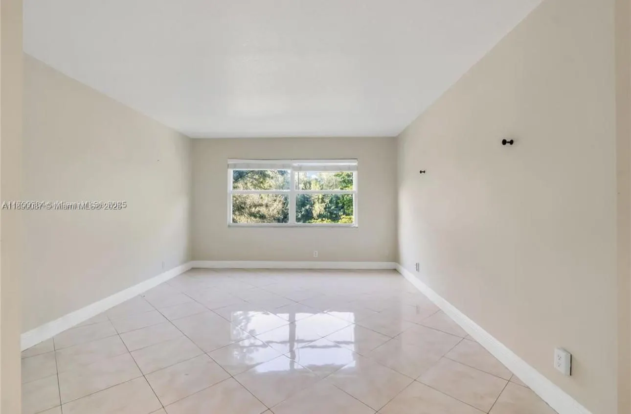900 SW 125th Way, #304R