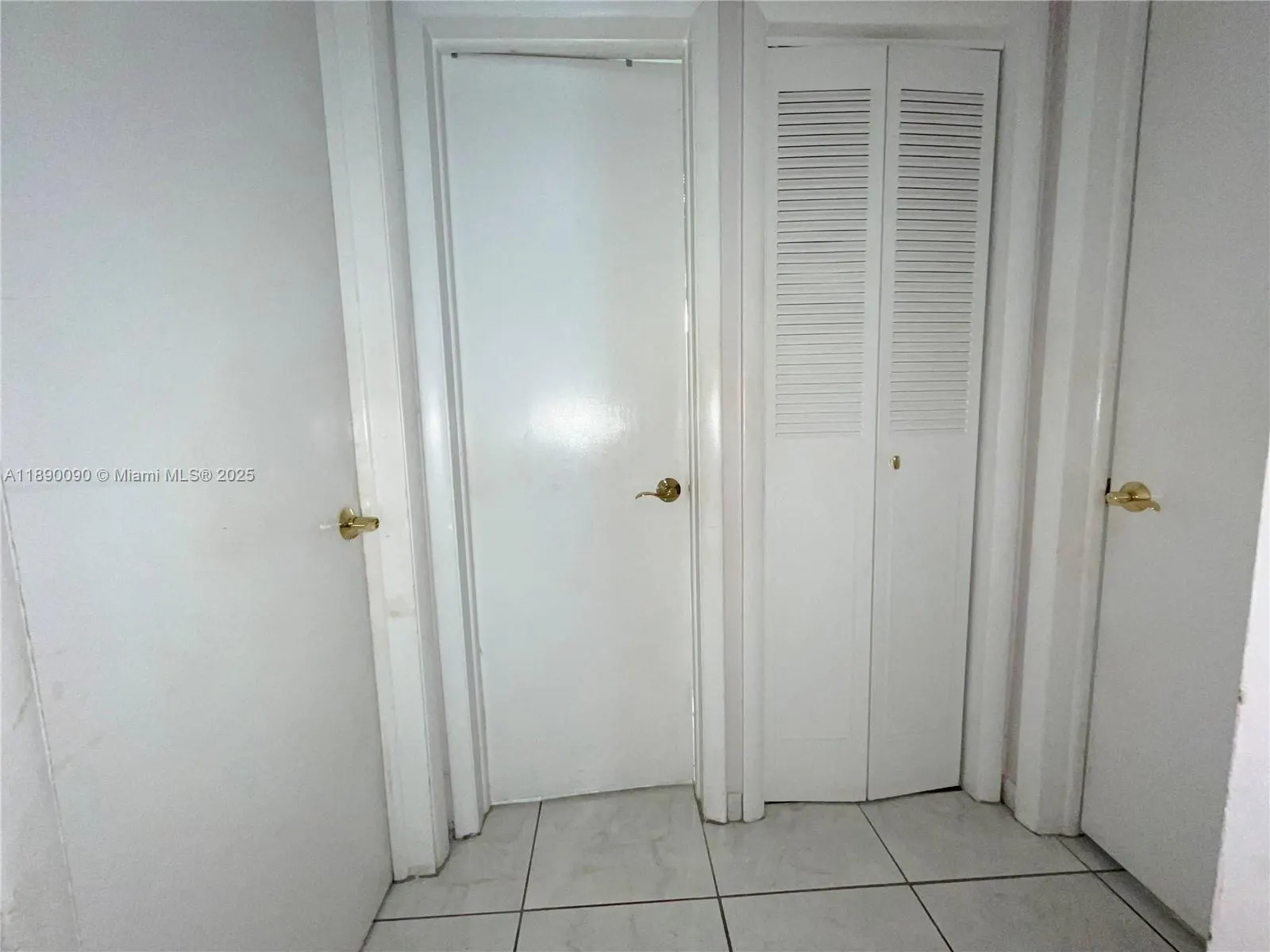 1320 W 71st St