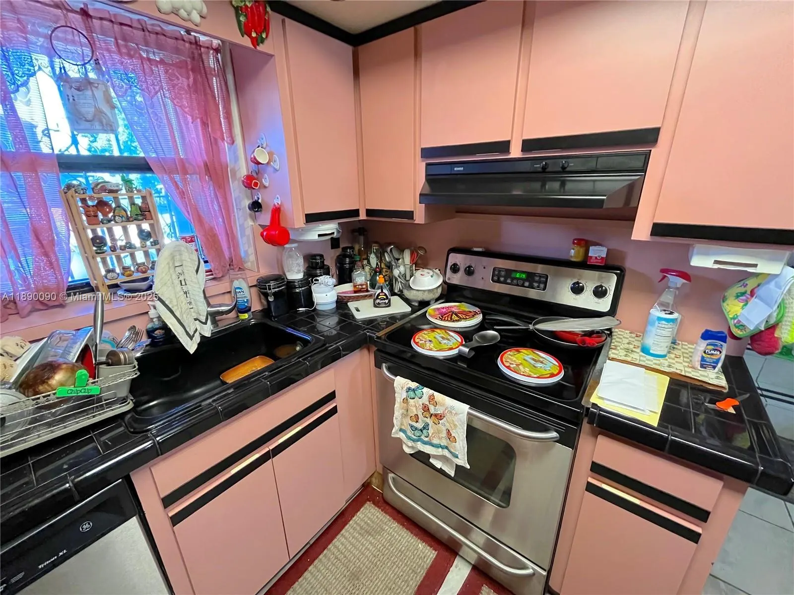 1320 W 71st St