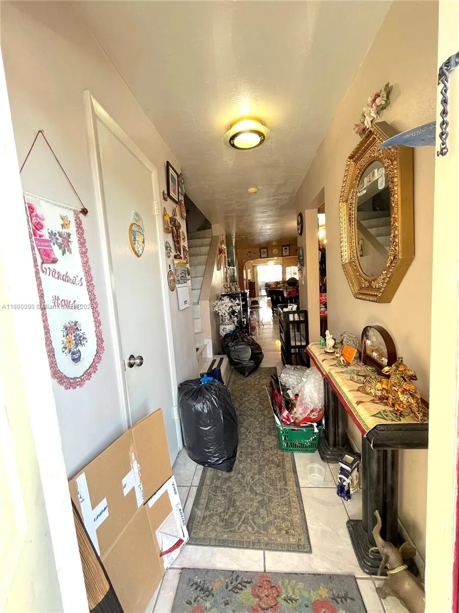 1320 W 71st St