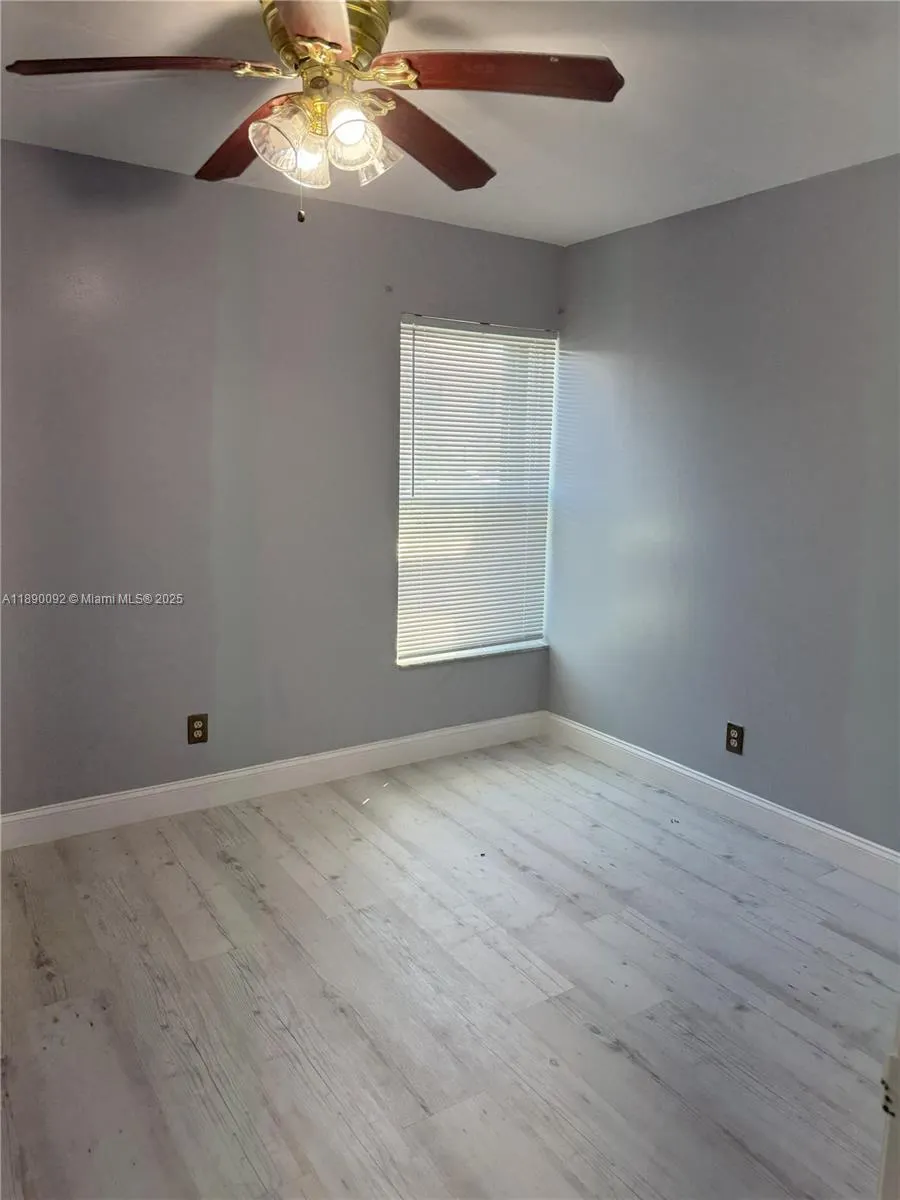 9539 Boca Cove Cir, #105