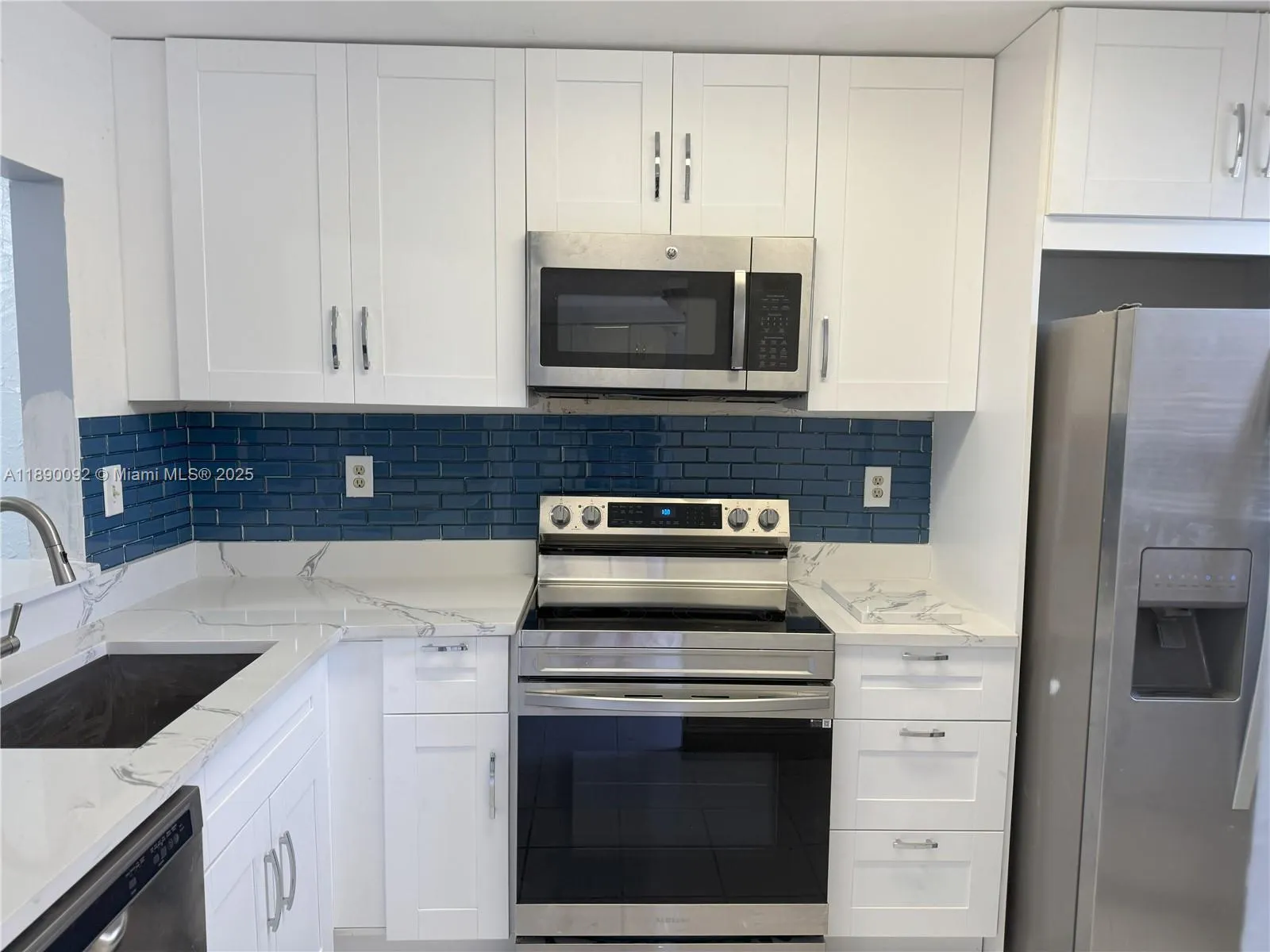 9539 Boca Cove Cir, #105