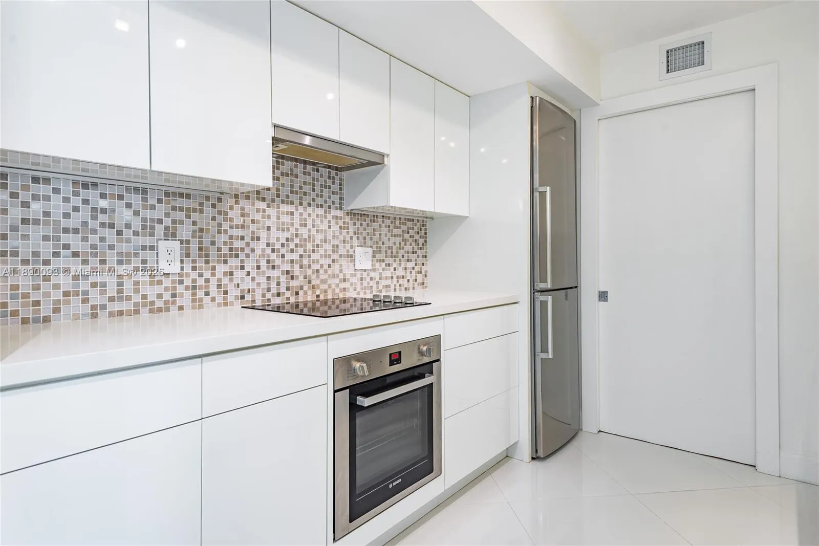 6917 Collins Ave, #720