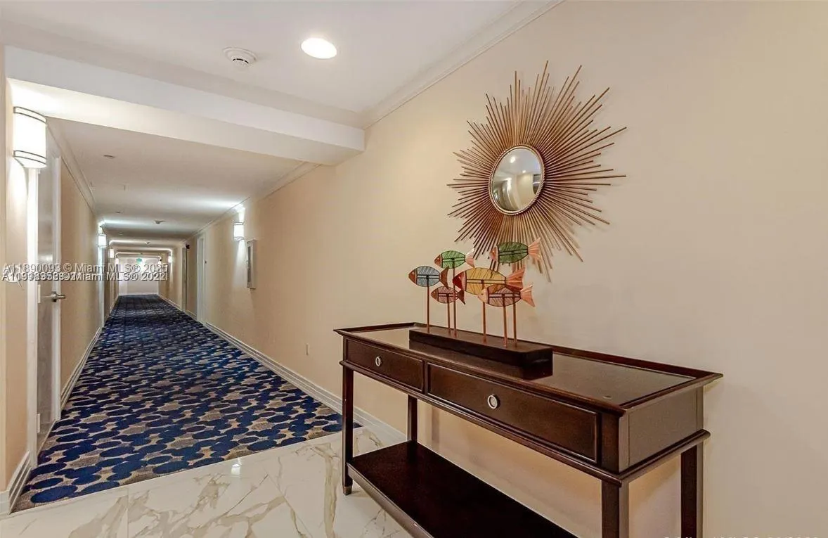 6917 Collins Ave, #720