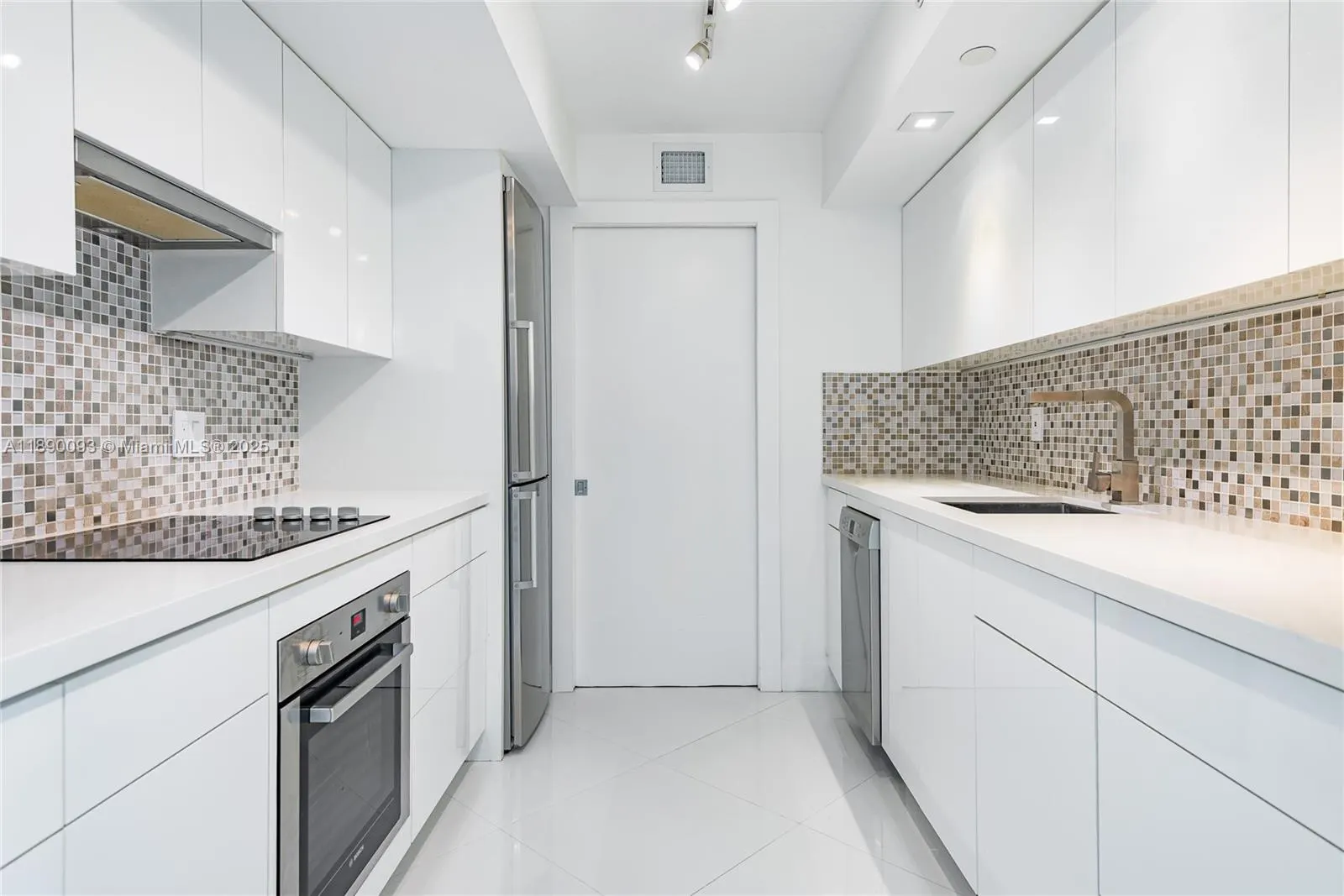 6917 Collins Ave, #720