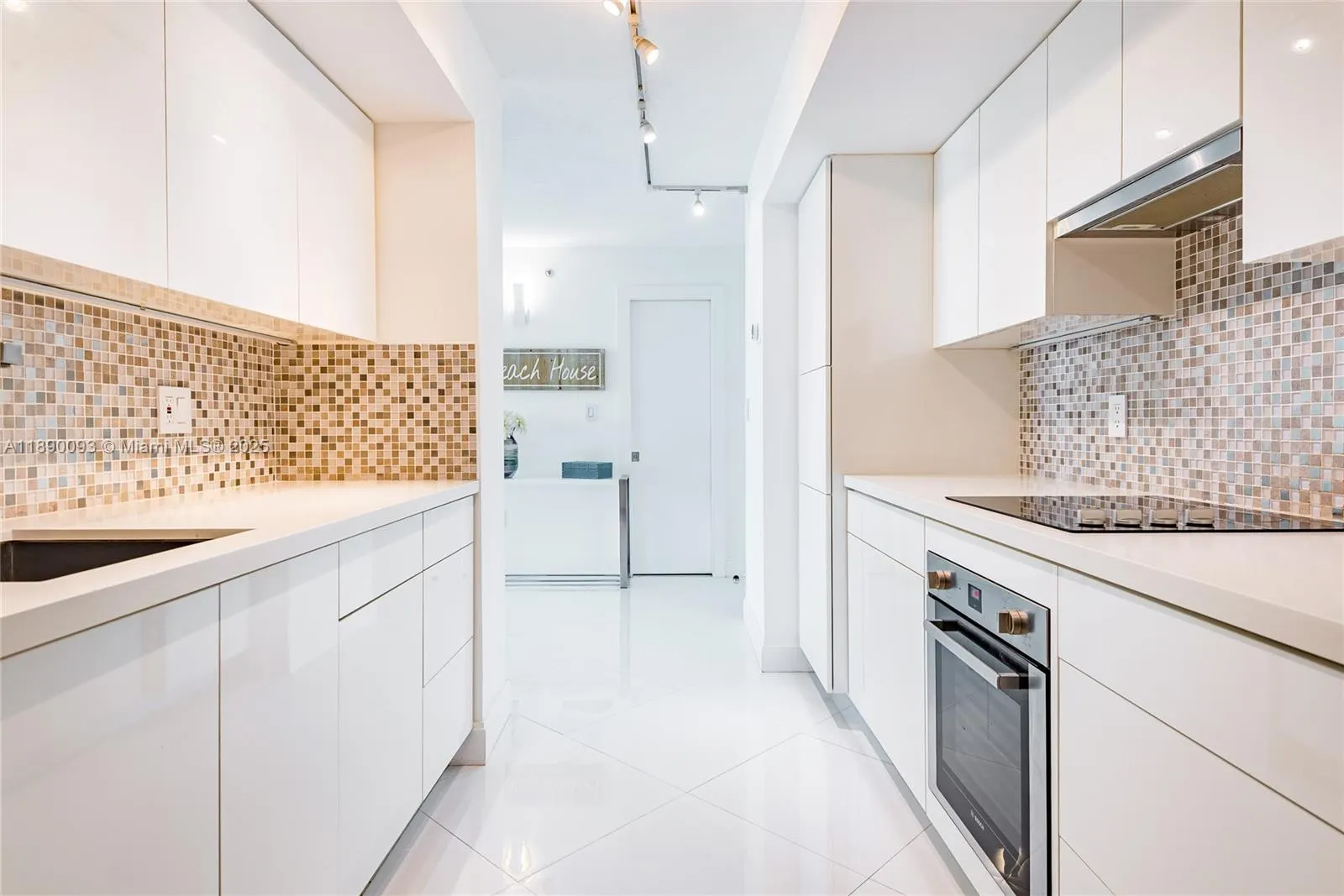 6917 Collins Ave, #720