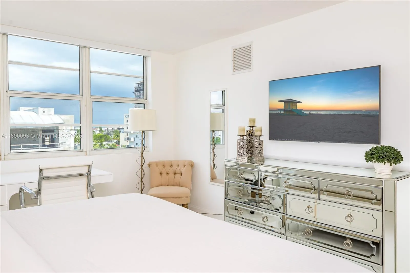 6917 Collins Ave, #720
