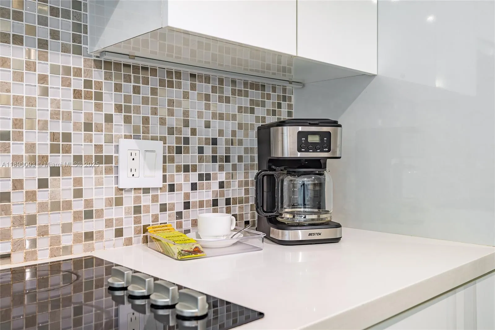 6917 Collins Ave, #720