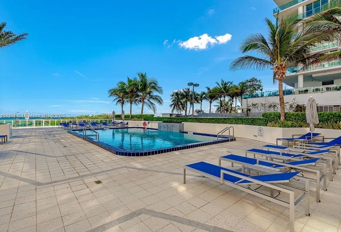 6917 Collins Ave, #720