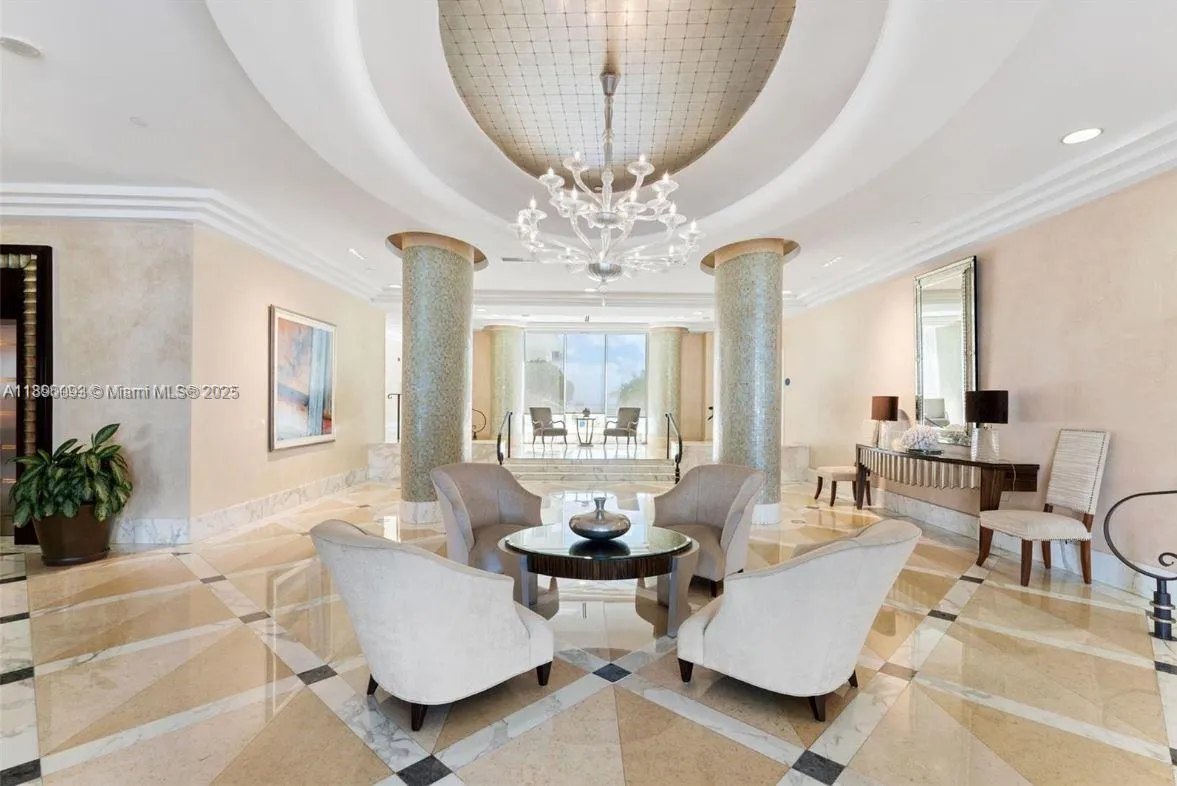 6917 Collins Ave, #720