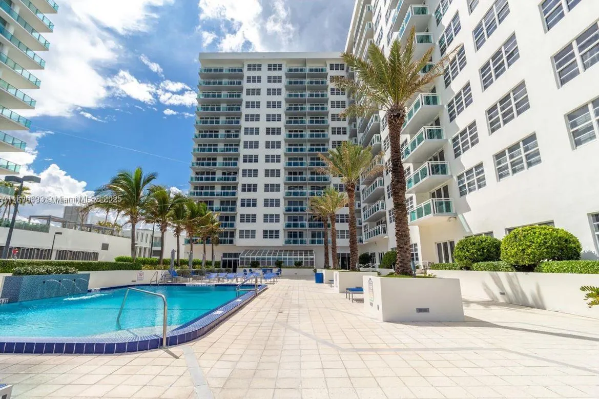 6917 Collins Ave, #720