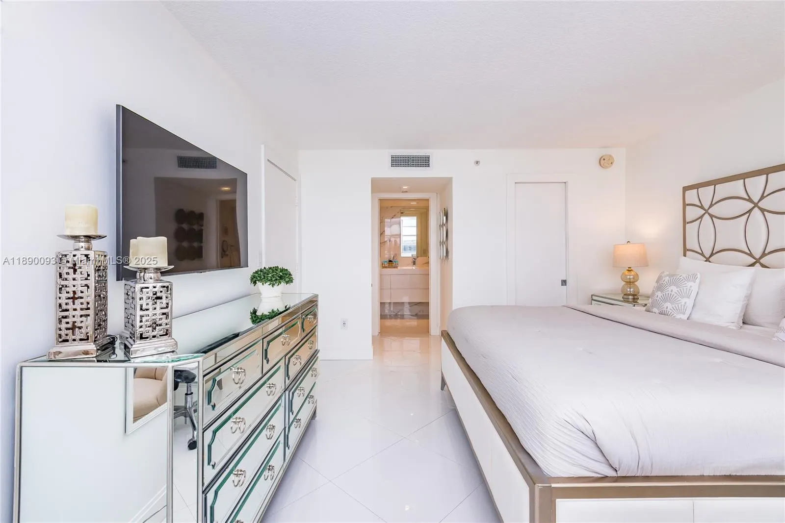 6917 Collins Ave, #720