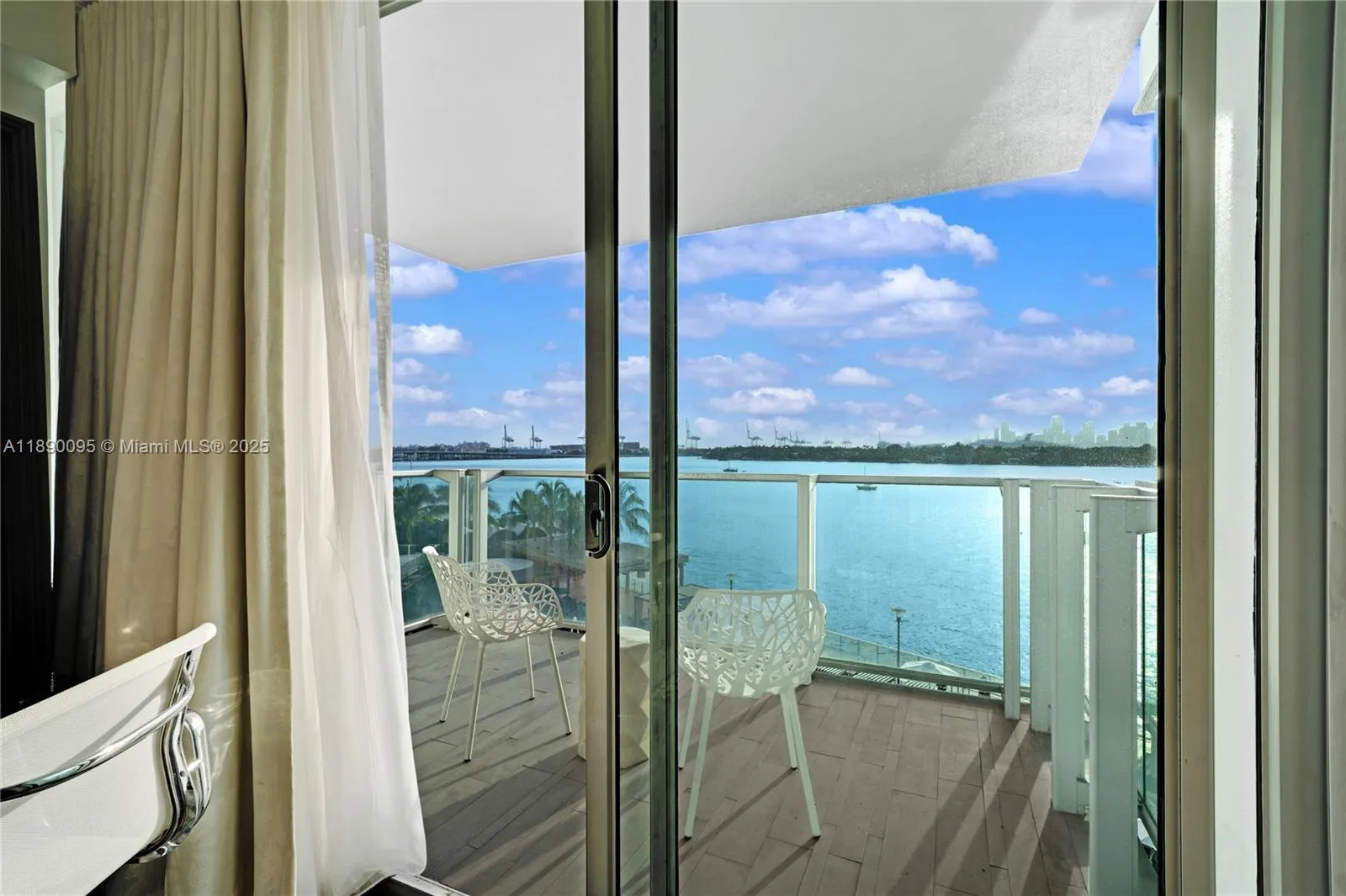 1100 West Ave, #514