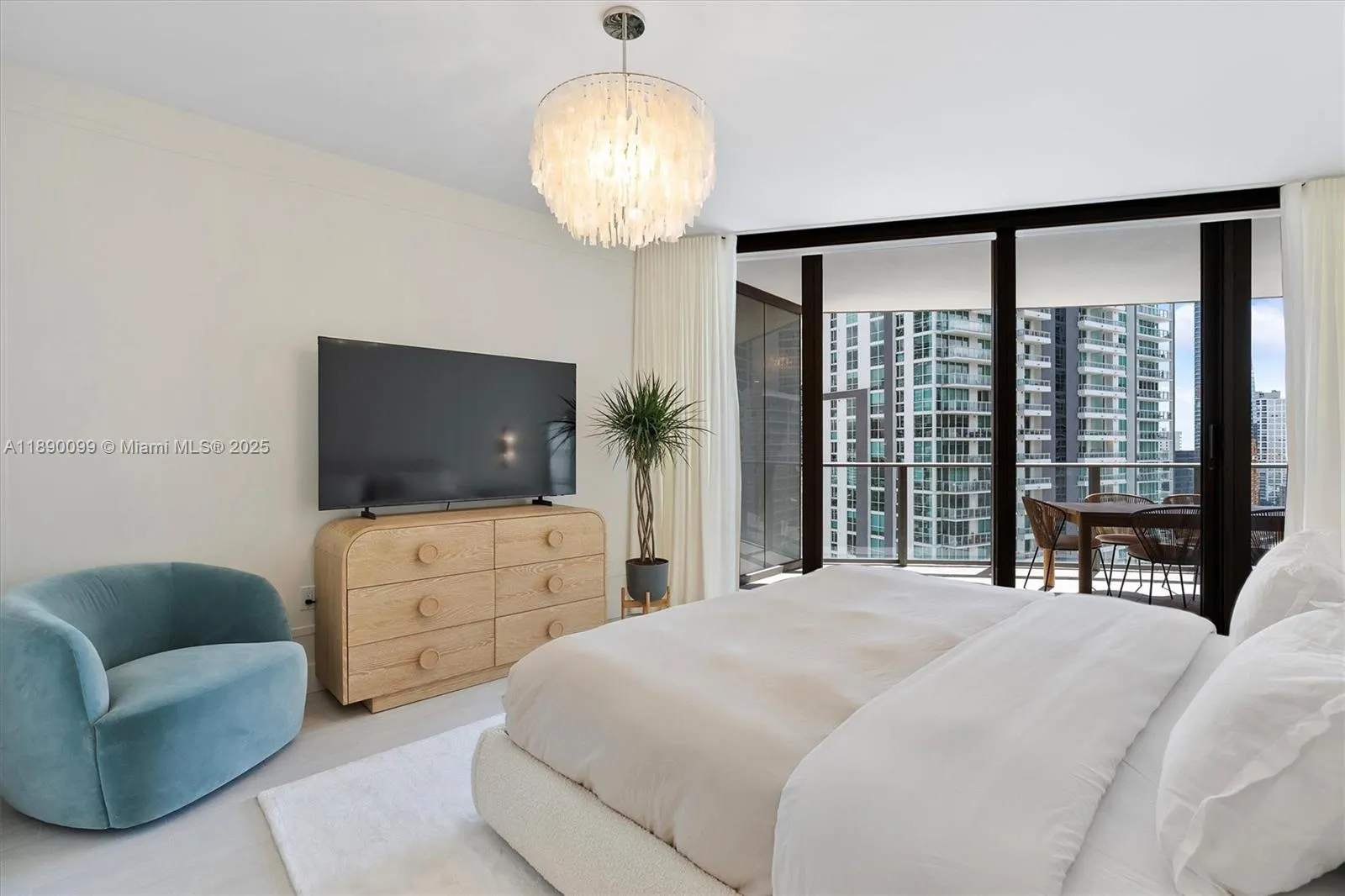 1000 Brickell Plz, #2102