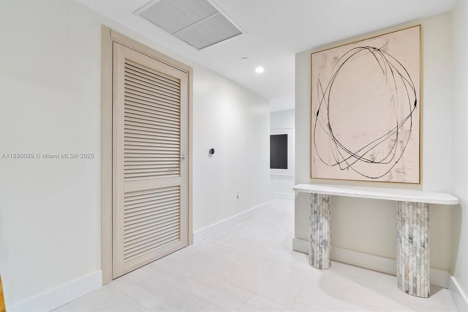 1000 Brickell Plz, #2102
