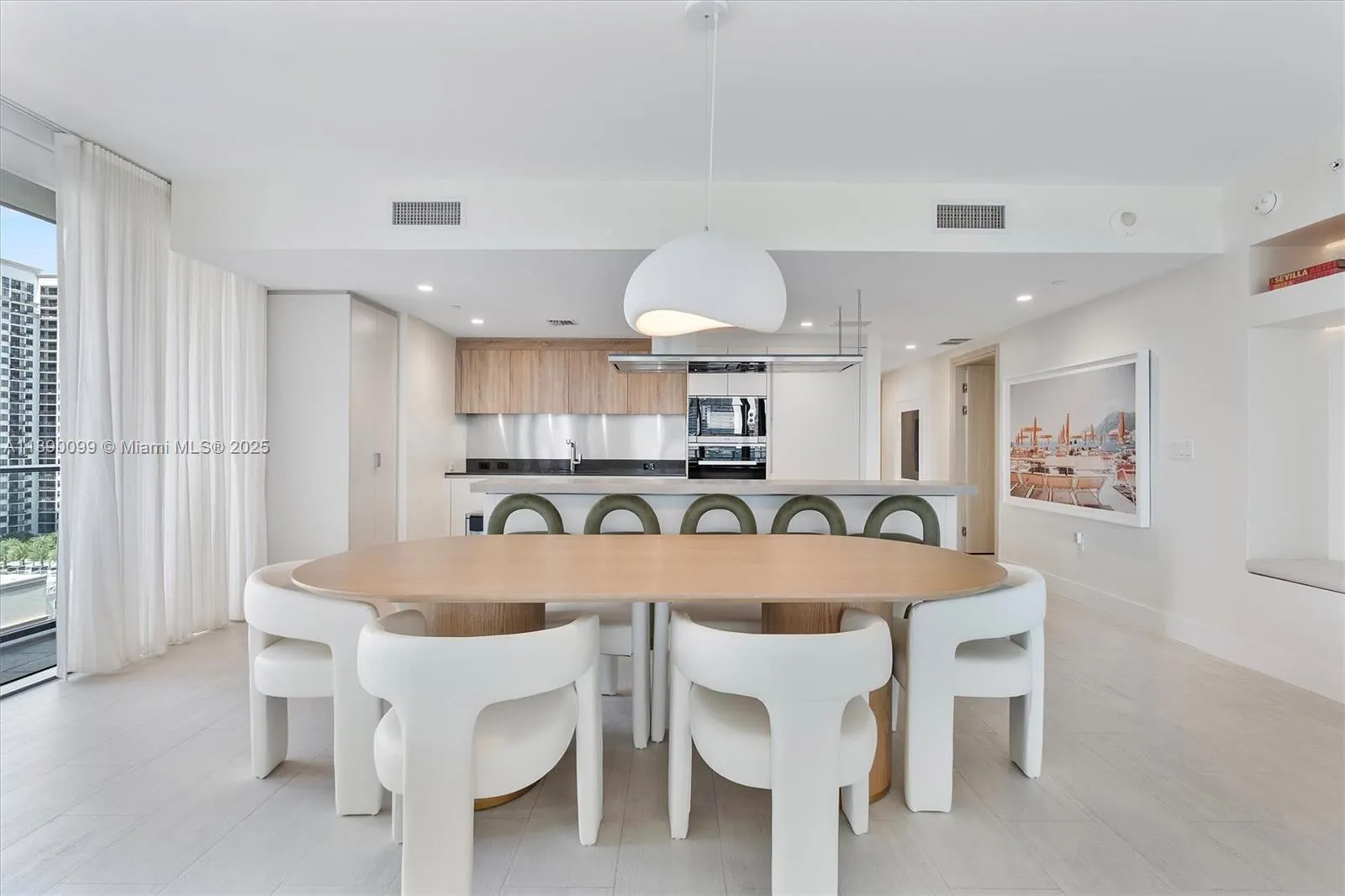 1000 Brickell Plz, #2102