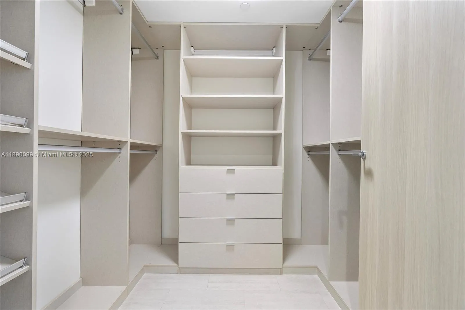 1000 Brickell Plz, #2102