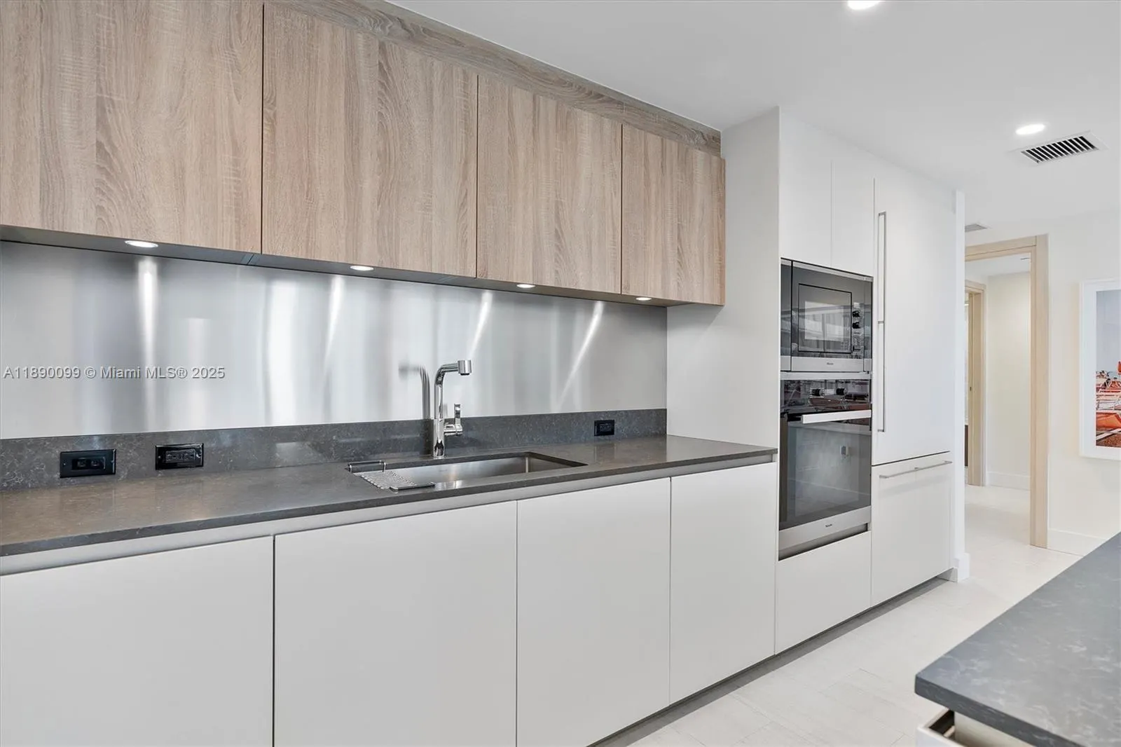 1000 Brickell Plz, #2102