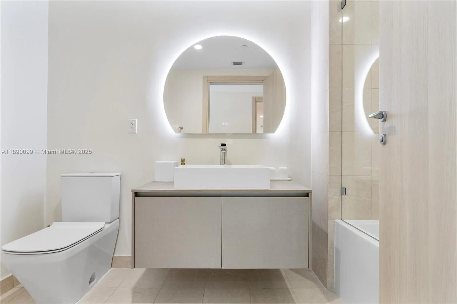 1000 Brickell Plz, #2102