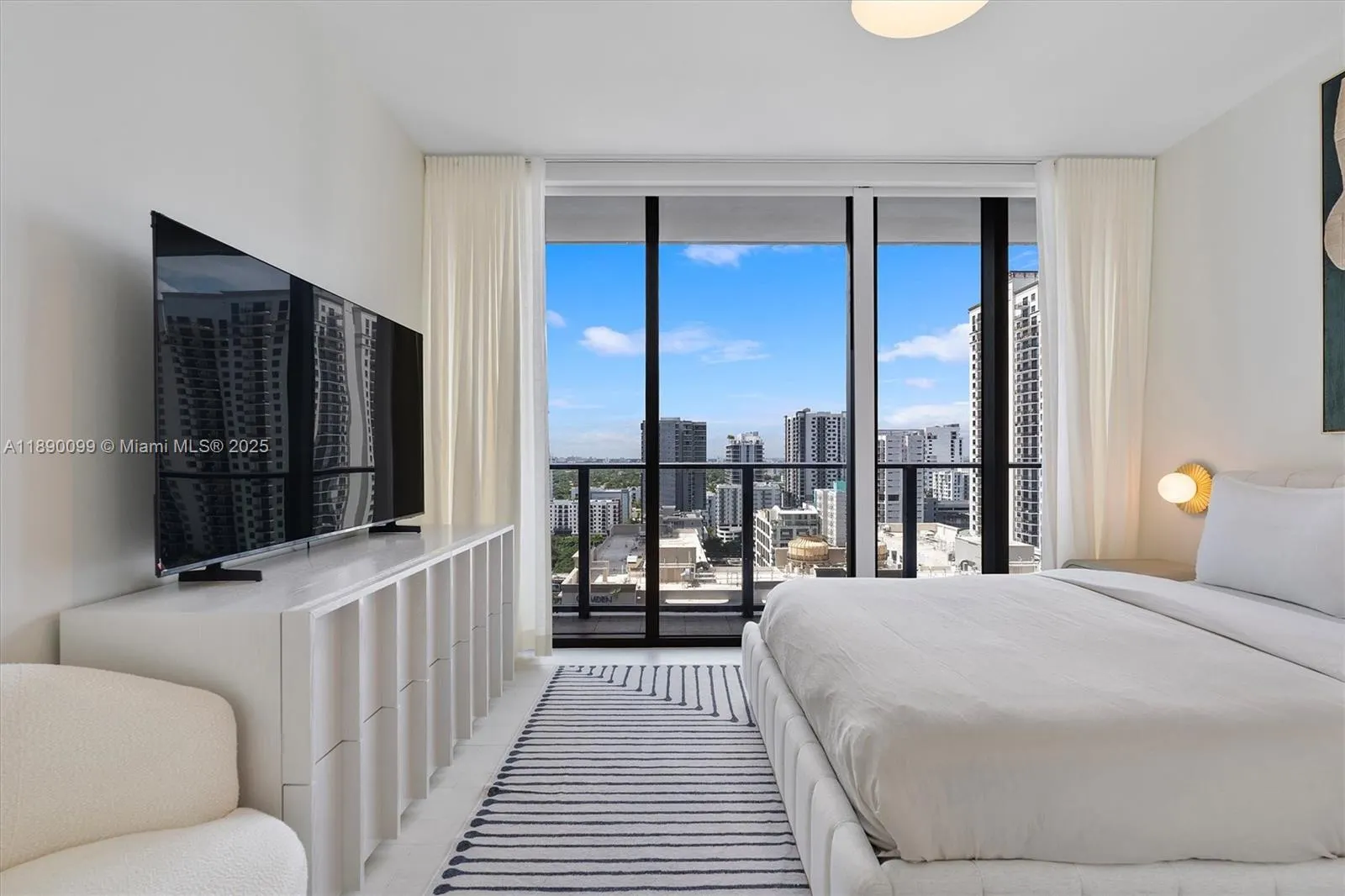 1000 Brickell Plz, #2102