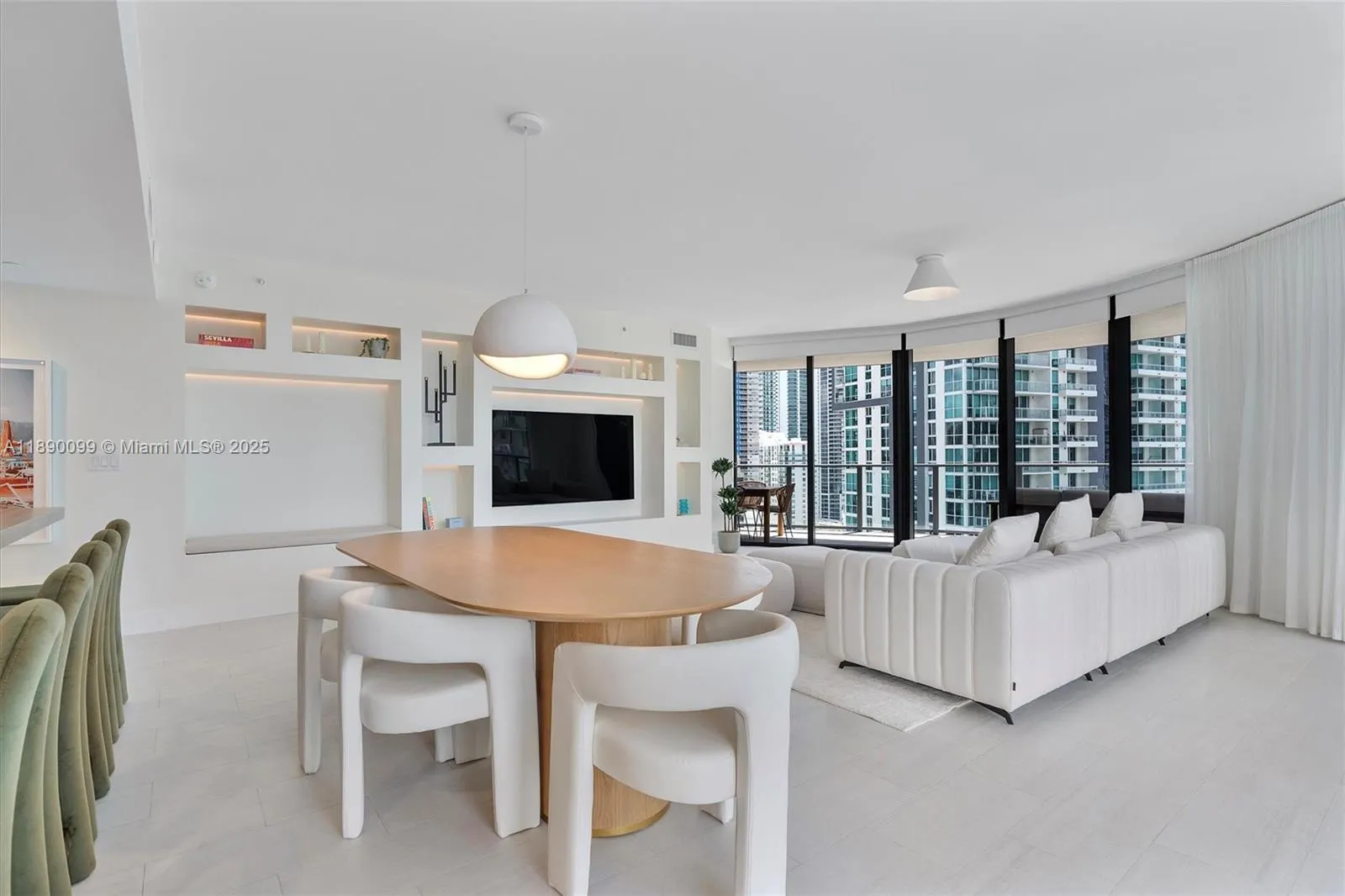 1000 Brickell Plz, #2102