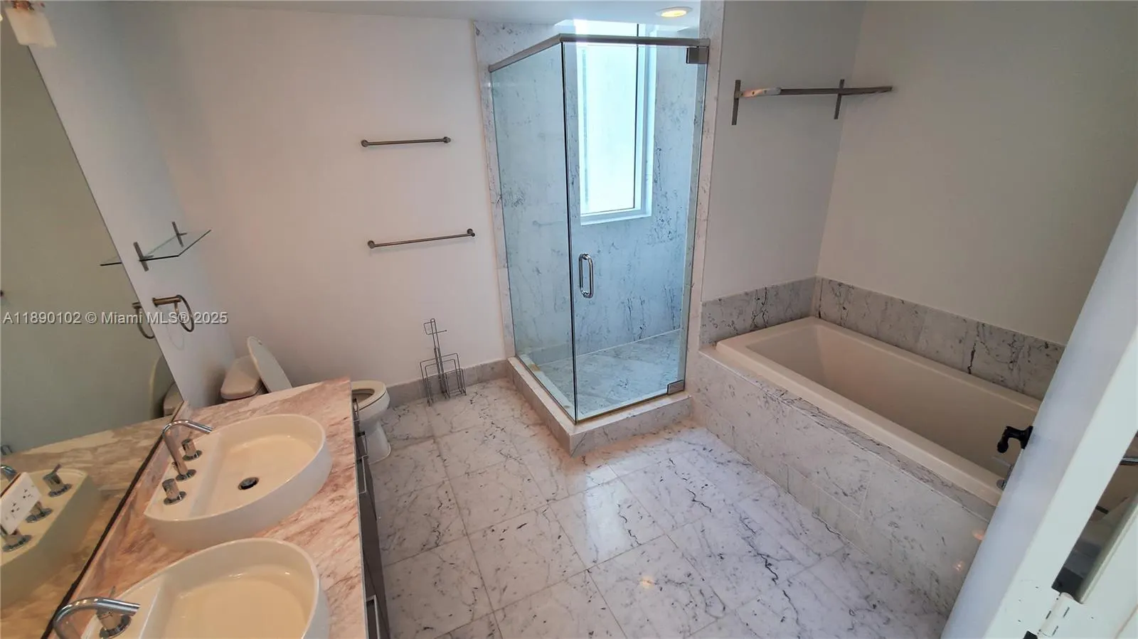 253 NE 2nd St, #2709