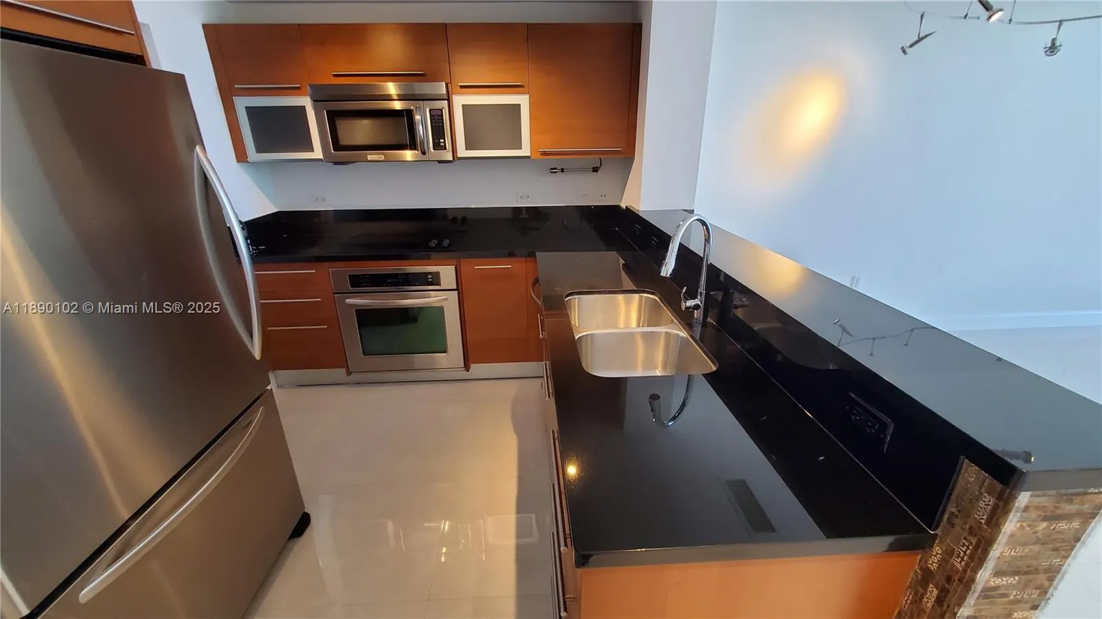 253 NE 2nd St, #2709