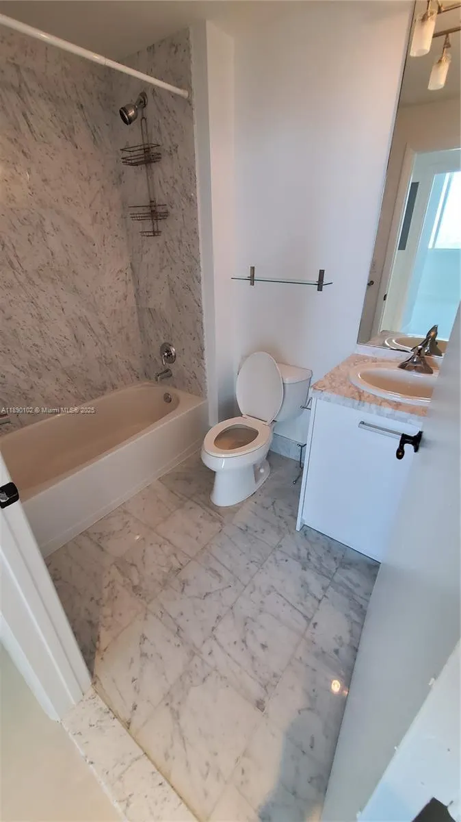 253 NE 2nd St, #2709