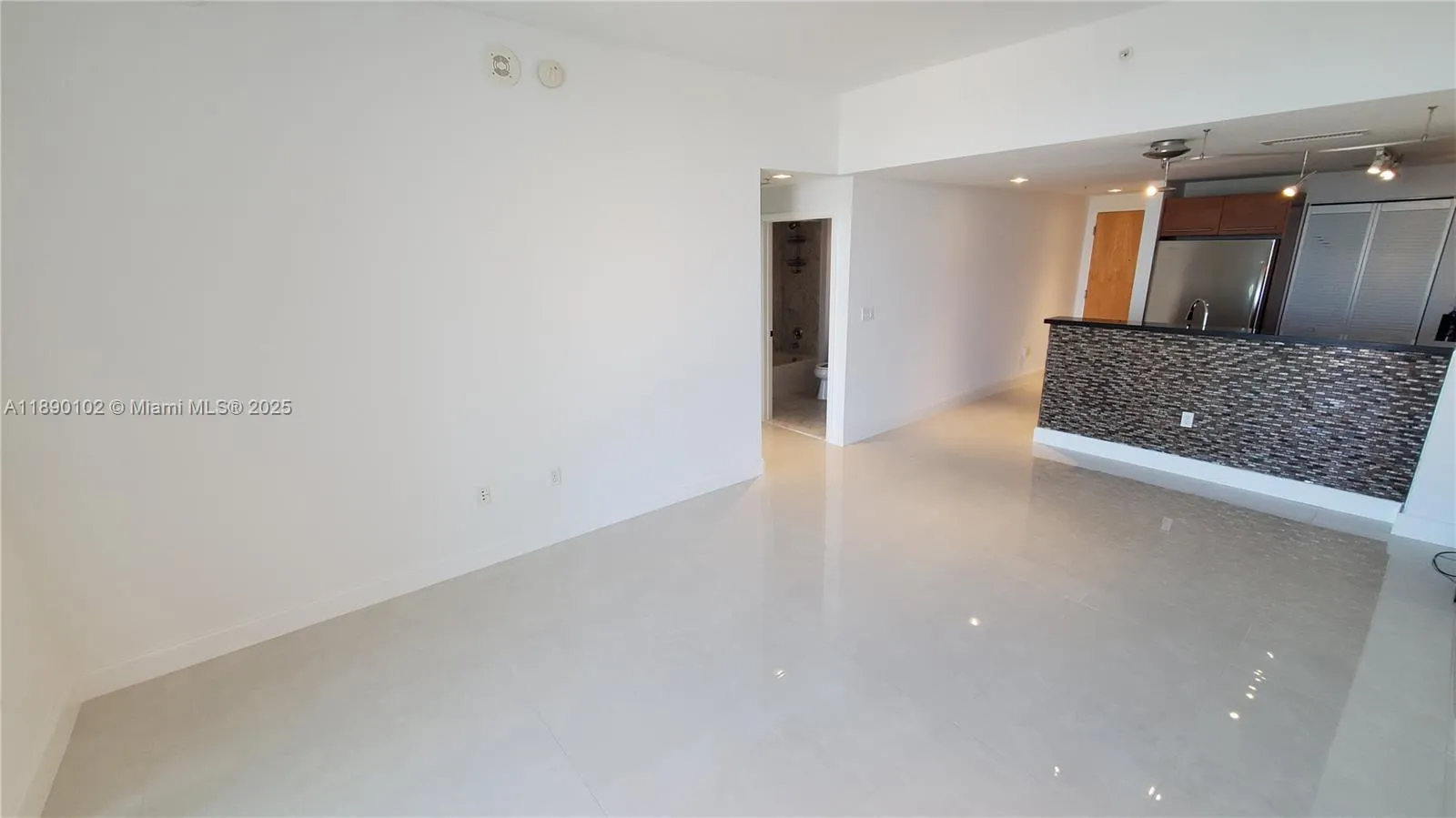 253 NE 2nd St, #2709