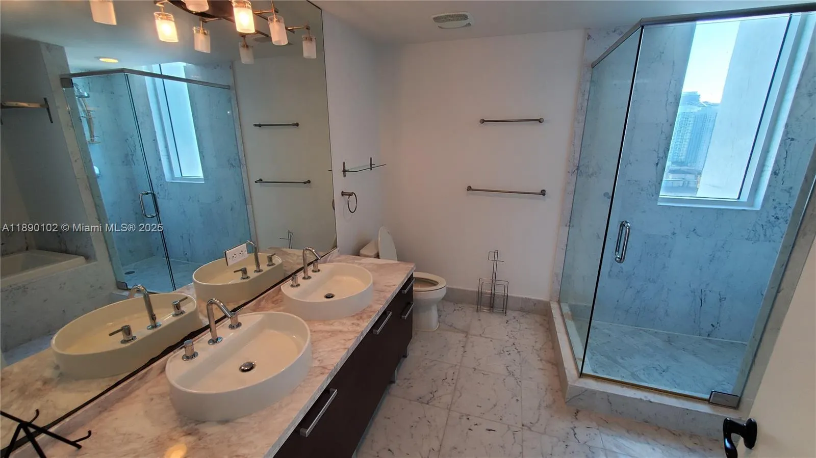 253 NE 2nd St, #2709
