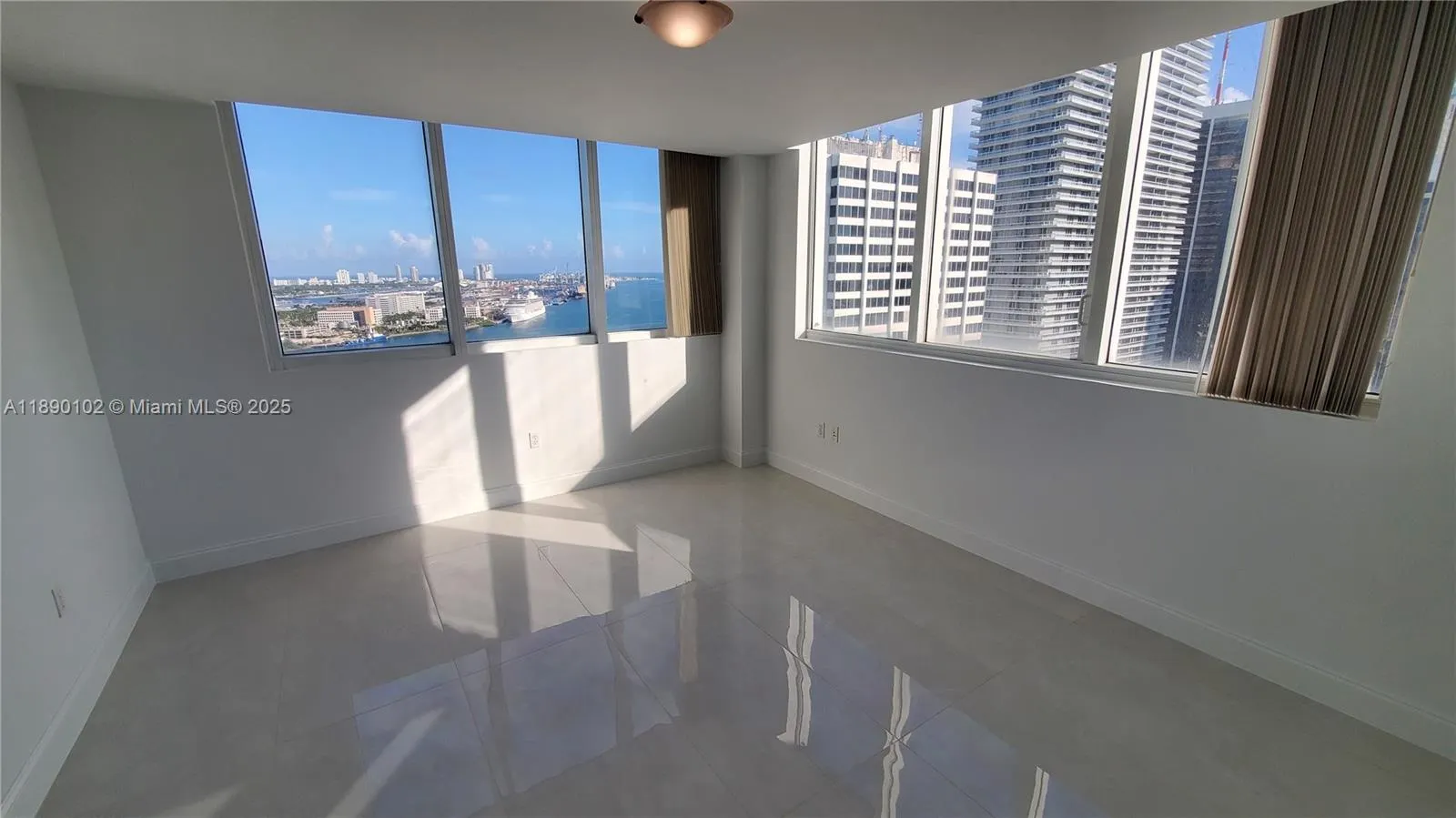 253 NE 2nd St, #2709