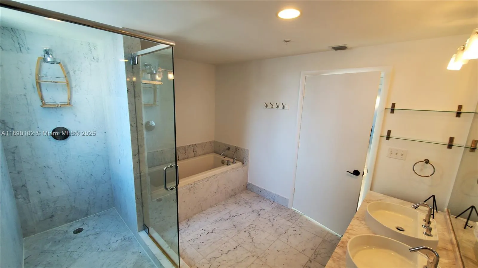 253 NE 2nd St, #2709