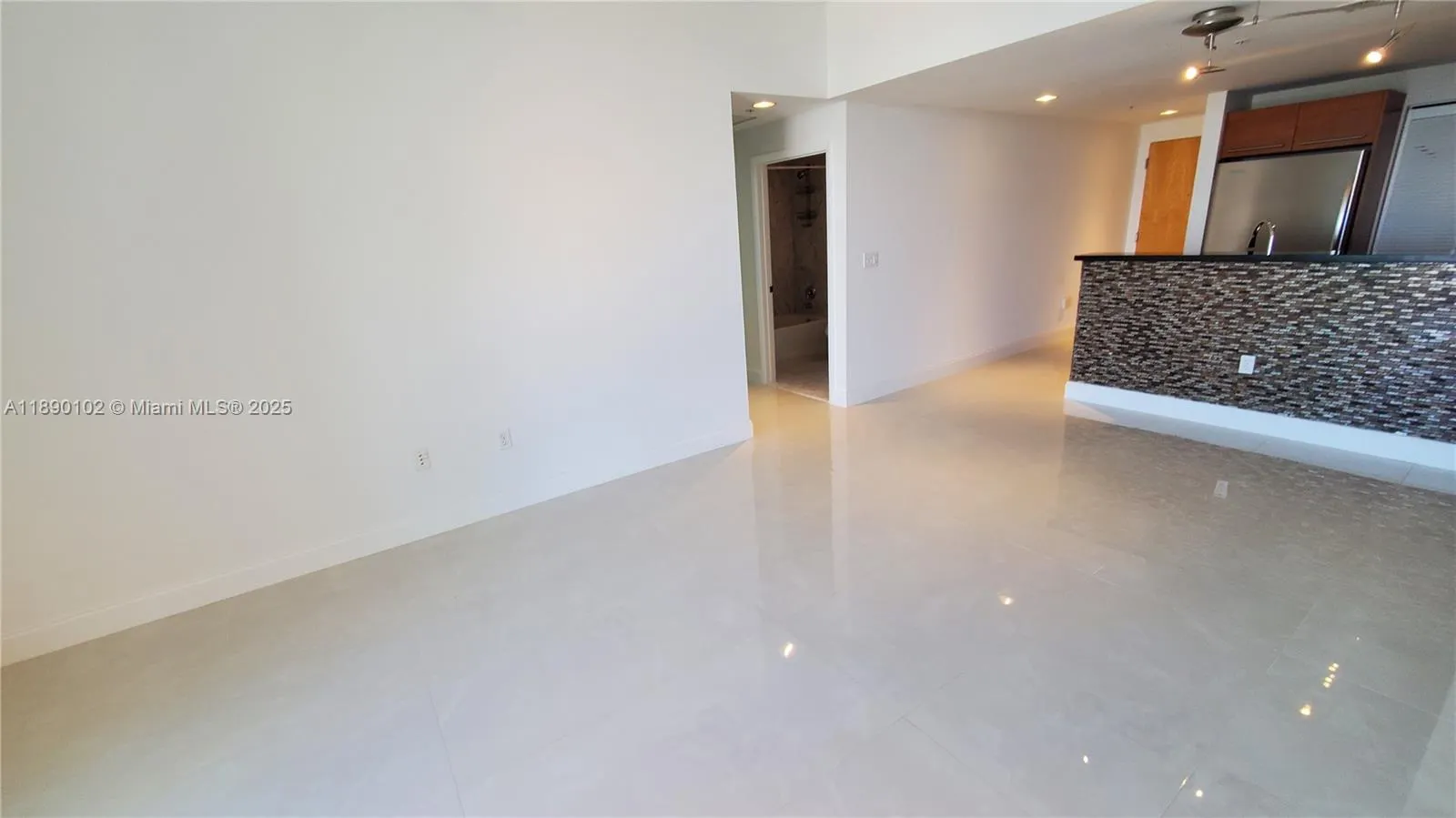 253 NE 2nd St, #2709