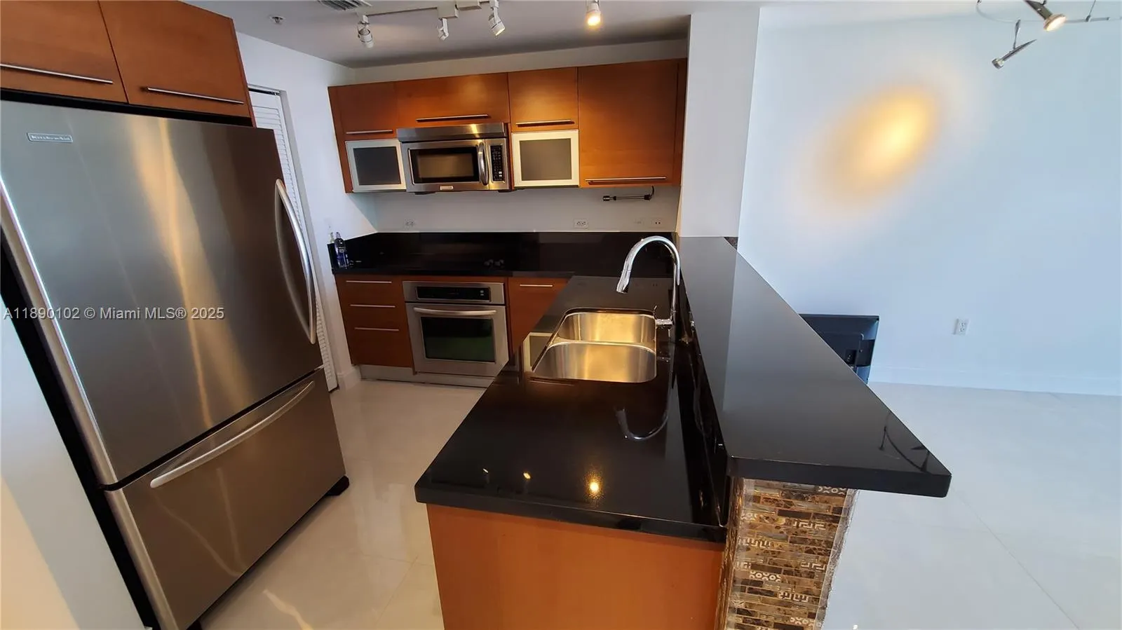 253 NE 2nd St, #2709