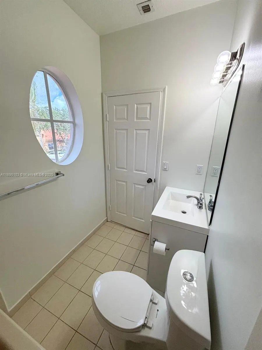 4938 Leeward Ln, #3702